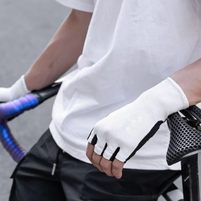 Wholesale 2 Prs of Breathable Anti Slip Half Finger Gloves for Fitness Cycling